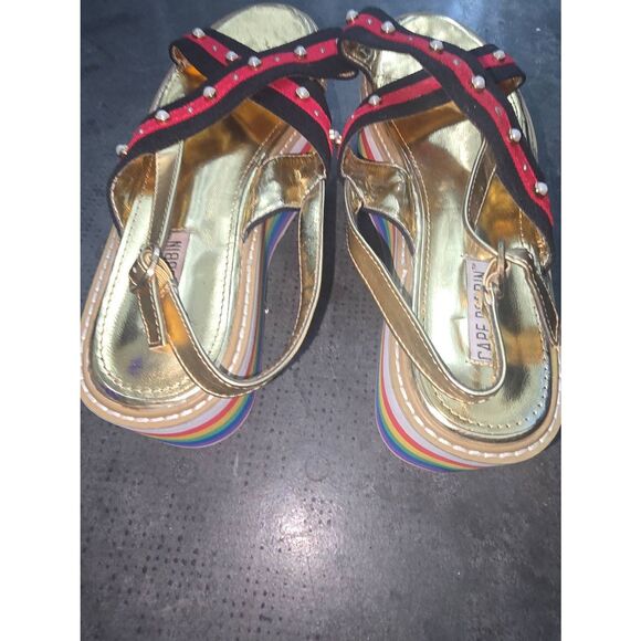 Cape Robbin Platform Sandals - Picture 2 of 6